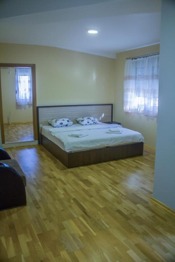 Hotel Bella Nella Лесковац Екстериор снимка