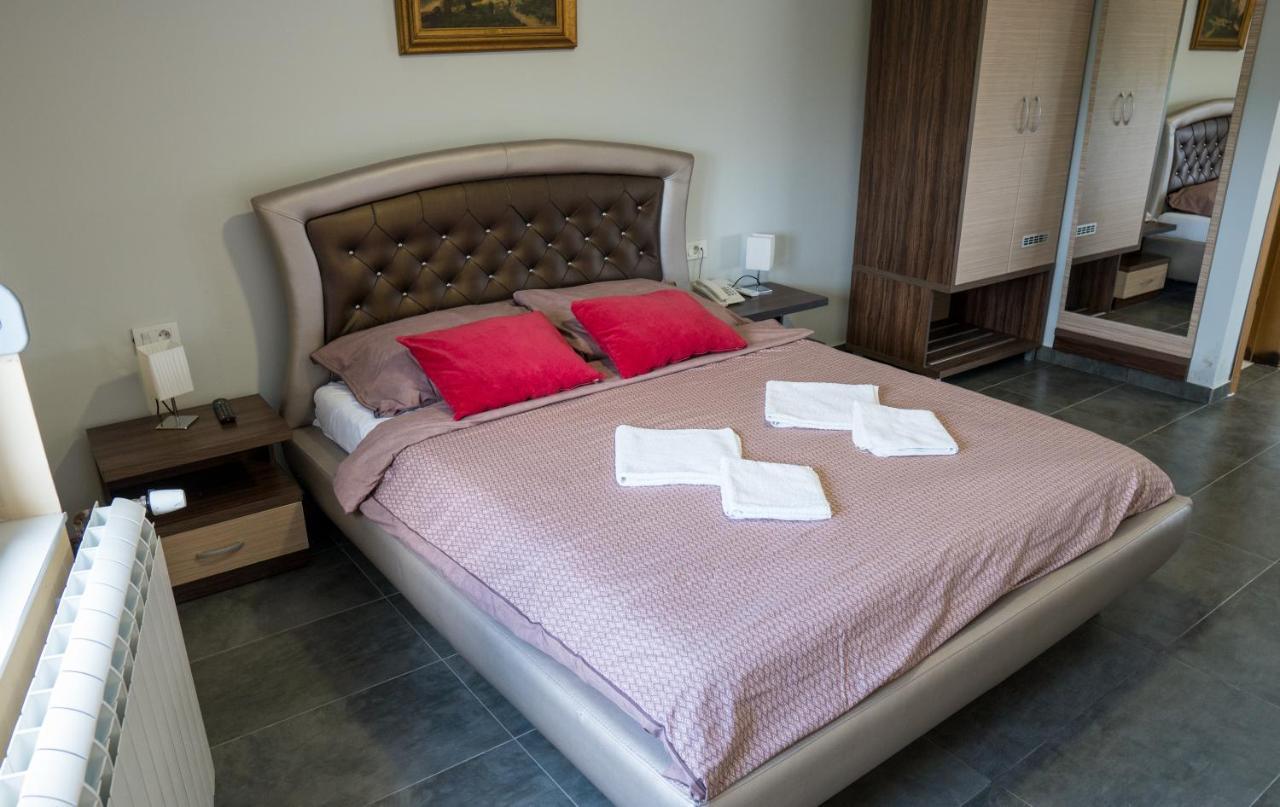 Hotel Bella Nella Лесковац Екстериор снимка
